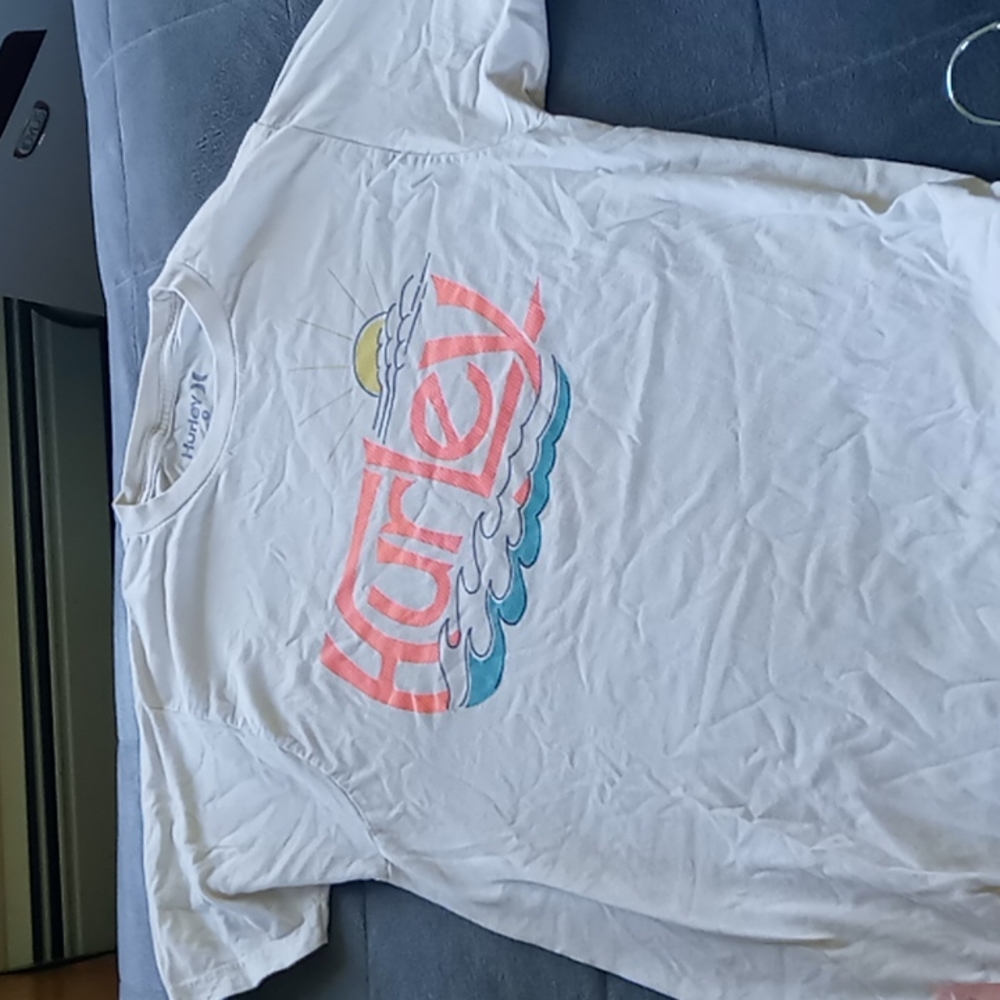 Hurley T shirt